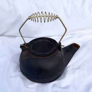 Large Antique/Vintage Cast Iron Tea Kettle Swivel Lid